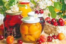 Фрукти консервовані